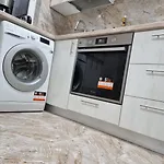 Comfy Flat W Concert Hall Views - Urban Serenity 아파트 *