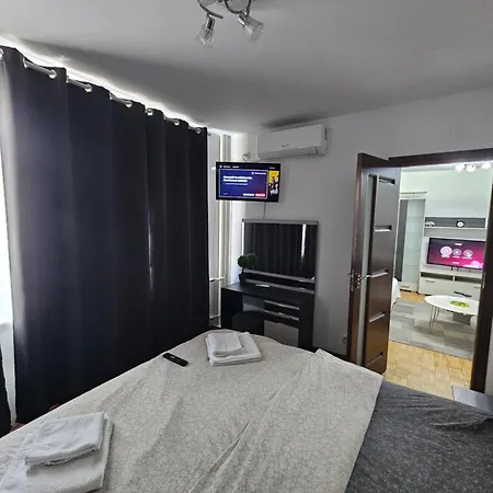 Urban Serenity - Comfy Flat With Concert Hall Views 아파트 *