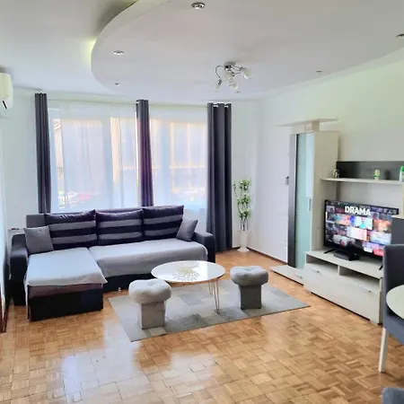 Comfy Flat W Concert Hall Views - Urban Serenity Apartman *