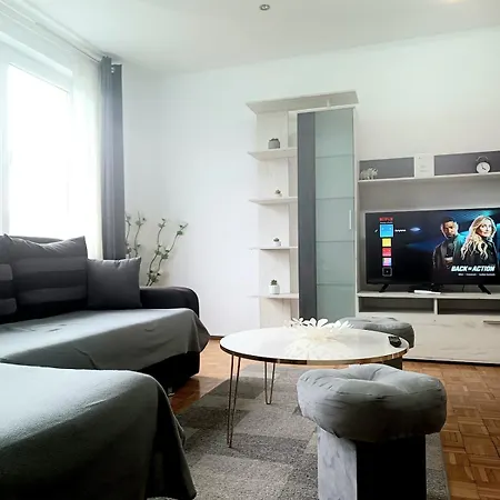 Comfy Flat W Concert Hall Views - Urban Serenity