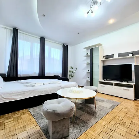 Urban Serenity - Comfy Flat With Concert Hall Views *